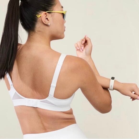 Athleta Invincible Sports Bra White 34C NEW - Picture 2 of 9